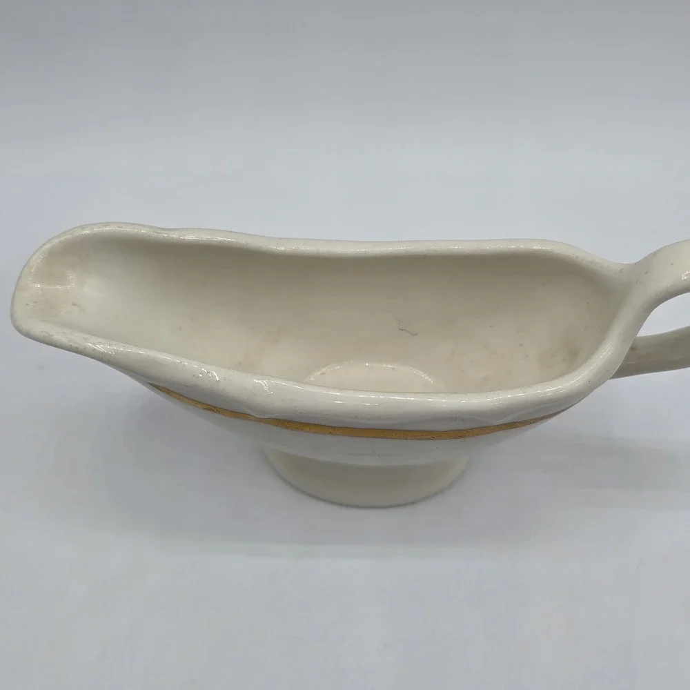 RARE HOMER LAUGHLIN FIESTA WARE WHITE Gold STRIPED GRAVY BOAT USA‎